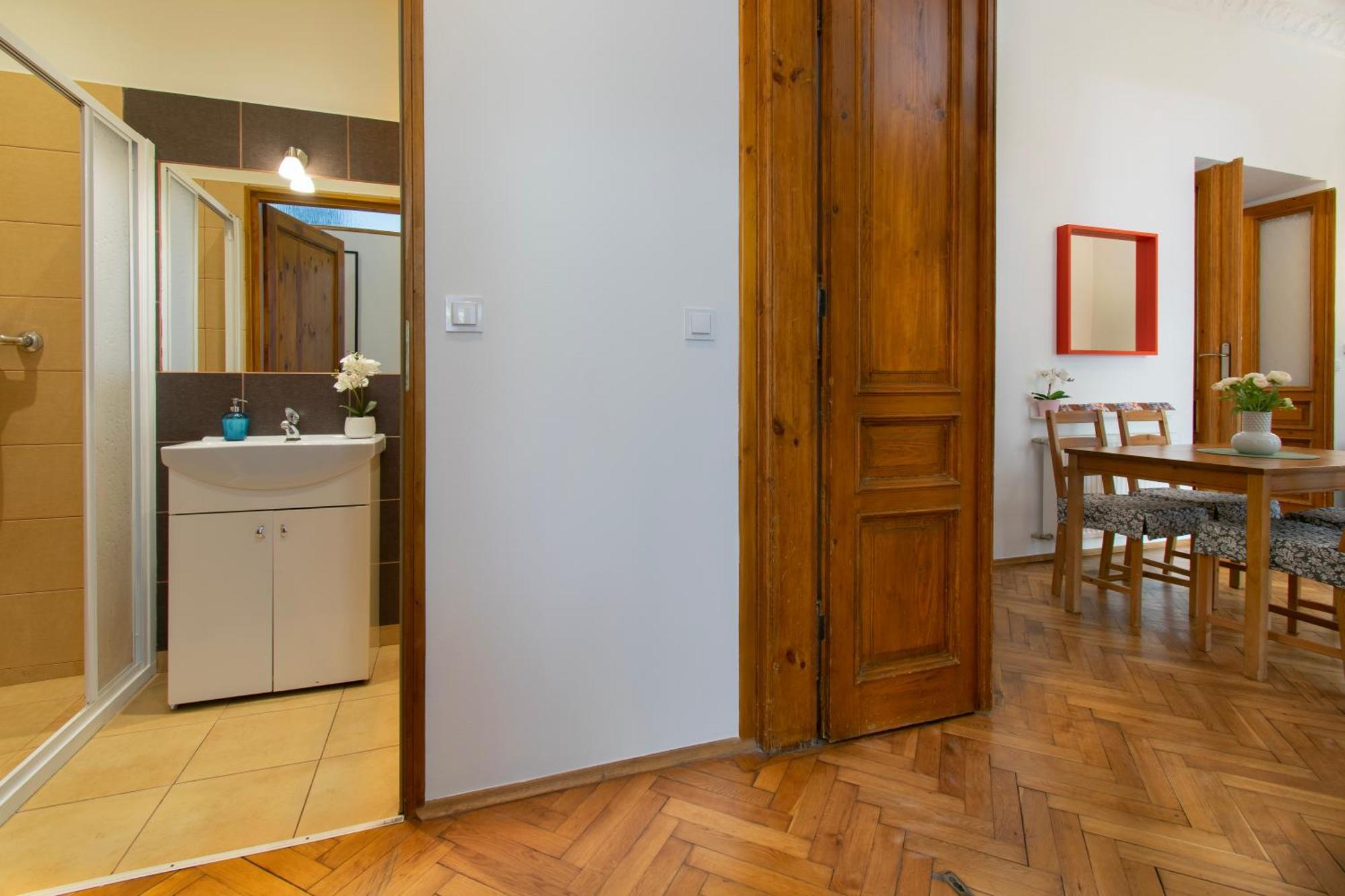 Ground Floor Family Apartment Krakow Bagian luar foto