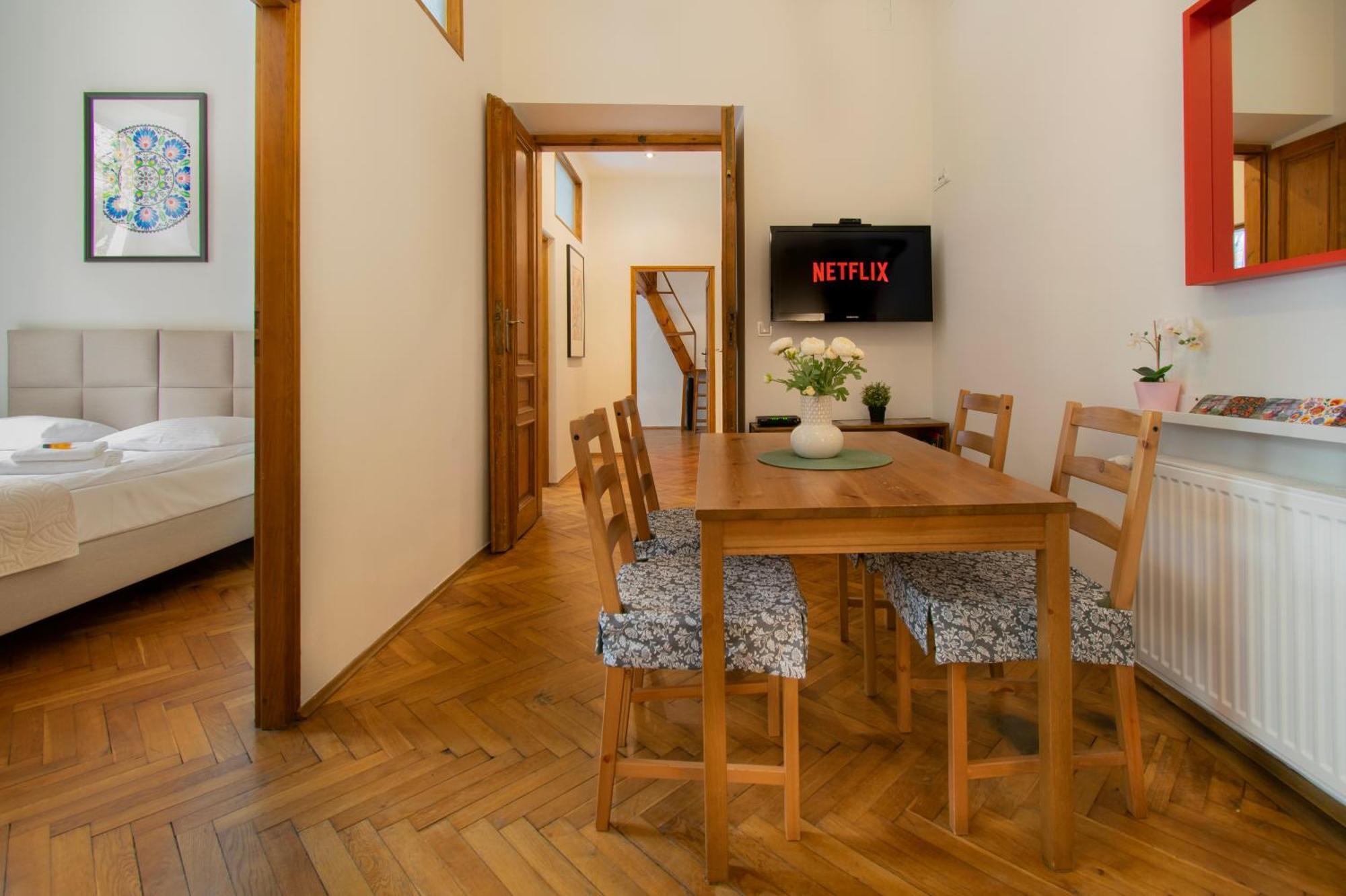 Ground Floor Family Apartment Krakow Bagian luar foto